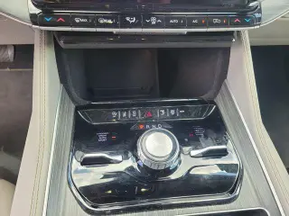 Jeep Wagoneer 2024 4x4 Serie III 4 puertas SUV