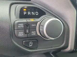 Ram 1500 2025 4x4 Big Horn 4 puertas Cabina Crew 5.6 pies. Caja corta Pickup