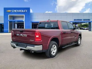 Ram 1500 2025 4x4 Big Horn 4 puertas Cabina Crew 5.6 pies. Caja corta Pickup