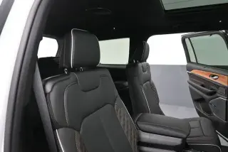 Jeep Grand Cherokee L 2023 Summit 4x4 4 puertas SUV