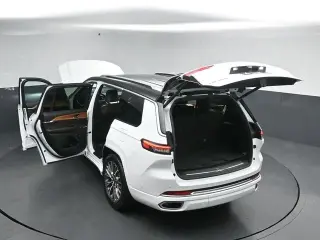 Jeep Grand Cherokee L 2023 Summit 4x4 4 puertas SUV