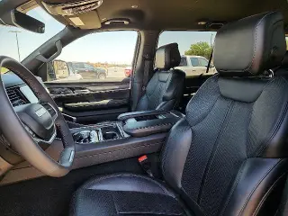 Jeep Wagoneer 2024 4x2 Serie II 4 puertas SUV