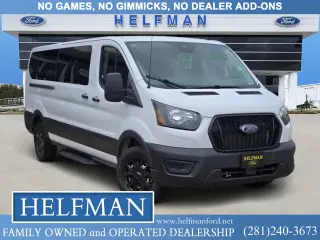 Ford Transit 2023 350 XL 3 puertas LWB Techo Bajo Furgón de Pasajeros