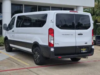 Ford Transit 2023 350 XL 3 puertas LWB Techo Bajo Furgón de Pasajeros