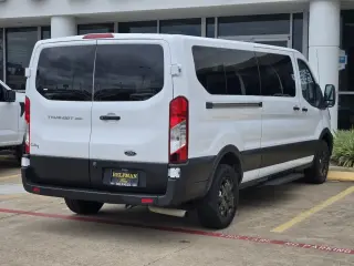 Ford Transit 2023 350 XL 3 puertas LWB Techo Bajo Furgón de Pasajeros