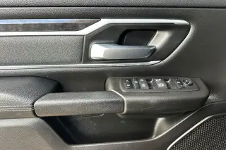 Ram 1500 2023 4x4 Big Horn 4 puertas Cabina Crew 5.6 pies. SB Pickup