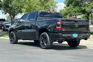 Ram 1500 2023 4x4 Big Horn 4 puertas Cabina Crew 5.6 pies. SB Pickup