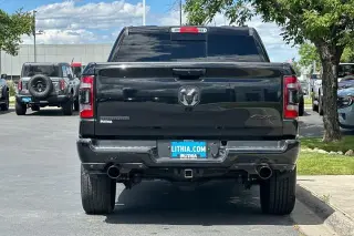Ram 1500 2023 4x4 Big Horn 4 puertas Cabina Crew 5.6 pies. SB Pickup