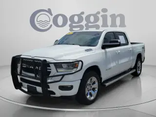 Ram 1500 2019 4x4 Big Horn 4 puertas Cabina Crew 5.6 pies. Pickup SB
