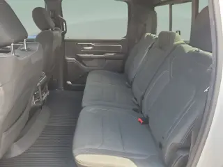 Ram 1500 2019 4x4 Big Horn 4 puertas Cabina Crew 5.6 pies. Pickup SB
