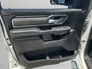 Ram 1500 2019 4x4 Big Horn 4 puertas Cabina Crew 5.6 pies. Pickup SB