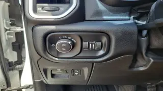 Ram 1500 2019 4x4 Big Horn 4 puertas Cabina Crew 5.6 pies. Pickup SB