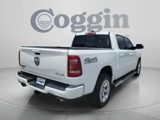 Ram 1500 2019 4x4 Big Horn 4 puertas Cabina Crew 5.6 pies. Pickup SB