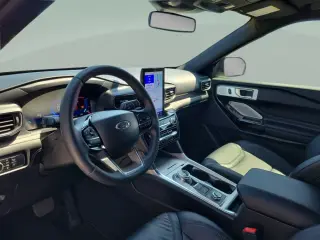 Ford Explorer 2024 AWD Platinum 4 puertas SUV