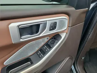 Ford Explorer 2023 AWD King Ranch 4 puertas SUV