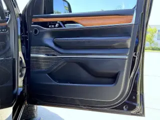 Jeep Grand Wagoneer 2022 4x4 Serie III 4 puertas SUV