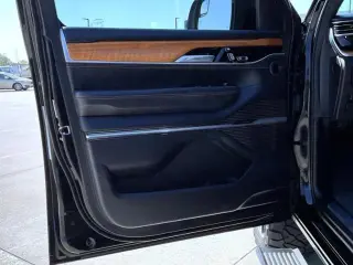 Jeep Grand Wagoneer 2022 4x4 Serie III 4 puertas SUV