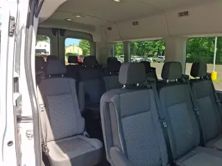 Furgoneta Ford Transit 2024 350 XL 3 puertas LWB Techo Medio Van de Pasajeros