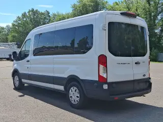 Furgoneta Ford Transit 2024 350 XL 3 puertas LWB Techo Medio Van de Pasajeros