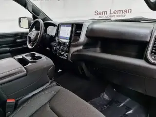 Ram 1500 2025 4x4 Tradesman 4 puertas Cabina Crew 5.6 pies. Caja corta Pickup