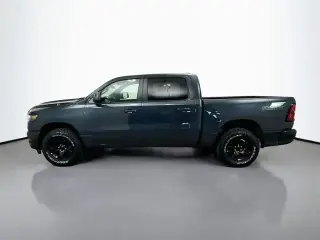 Ram 1500 2025 4x4 Tradesman 4 puertas Cabina Crew 5.6 pies. Caja corta Pickup