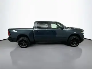 Ram 1500 2025 4x4 Tradesman 4 puertas Cabina Crew 5.6 pies. Caja corta Pickup