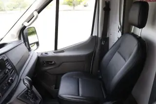 Ford Transit 2023 350 HD 2 puertas 138 pulg. WB DRW Chasis Cortado con GVWR de 9950 lb.