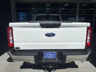 Ford F-350 Super Duty 2025 4x2 XL Cabina Regular 2 puertas 8 pies LB SRW Pickup