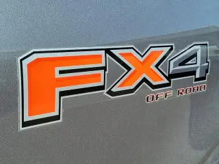 Ford F-150 2023 4x4 XLT 4 puertas SuperCrew 5.5 pies. SB