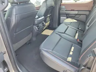 Ford F-150 2023 4x4 Lariat 4 puertas SuperCrew 5.5 pies. SB