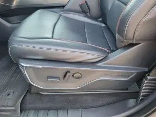 Ford F-150 2023 4x4 Lariat 4 puertas SuperCrew 5.5 pies. SB