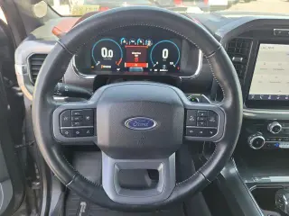 Ford F-150 2023 4x4 Lariat 4 puertas SuperCrew 5.5 pies. SB