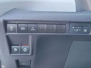 Toyota Sienna 2025 AWD XLE 7 Pasajeros 4 Puertas Minivan