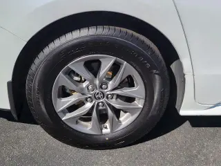 Toyota Sienna 2025 AWD XLE 7 Pasajeros 4 Puertas Minivan