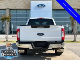 Ford F-250 Super Duty 2017 4x2 XLT Cabina Crew de 4 puertas y caja de 6.8 pies