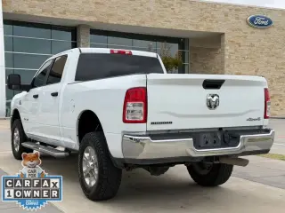 Ram 2500 2024 4x4 Big Horn Cabina Crew de 4 puertas, caja de 6.3 pies