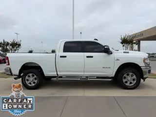 Ram 2500 2024 4x4 Big Horn Cabina Crew de 4 puertas, caja de 6.3 pies