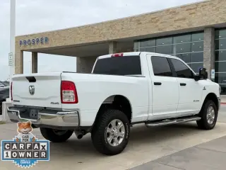 Ram 2500 2024 4x4 Big Horn Cabina Crew de 4 puertas, caja de 6.3 pies