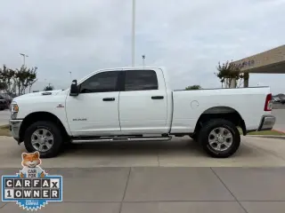 Ram 2500 2024 4x4 Big Horn Cabina Crew de 4 puertas, caja de 6.3 pies