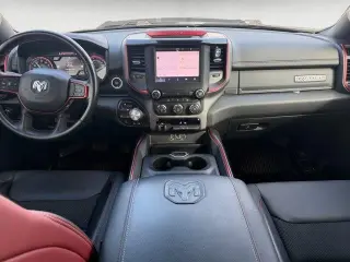 Ram 1500 2022 4x4 Rebel 4 puertas Cabina Crew 5.6 pies. Pickup SB