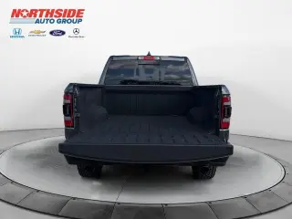 Ram 1500 2022 4x4 Rebel 4 puertas Cabina Crew 5.6 pies. Pickup SB