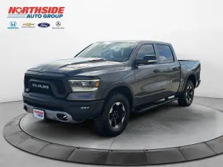 Ram 1500 2022 4x4 Rebel 4 puertas Cabina Crew 5.6 pies. Pickup SB