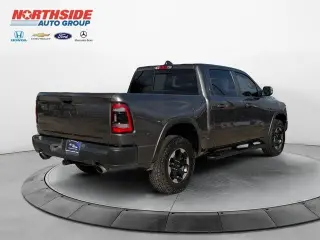 Ram 1500 2022 4x4 Rebel 4 puertas Cabina Crew 5.6 pies. Pickup SB