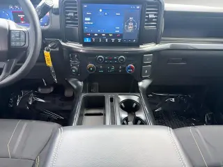 Ford F-150 2025 4x4 STX 4 puertas SuperCrew 5.5 pies. SB