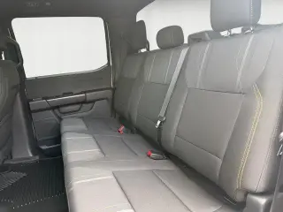 Ford F-150 2025 4x4 STX 4 puertas SuperCrew 5.5 pies. SB