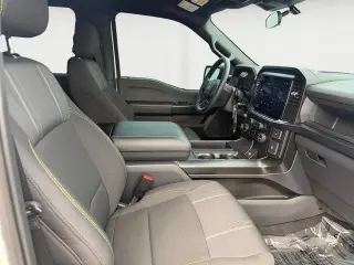 Ford F-150 2025 4x4 STX 4 puertas SuperCrew 5.5 pies. SB