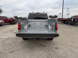 Ford F-150 2025 4x4 STX 4 puertas SuperCrew 5.5 pies SB