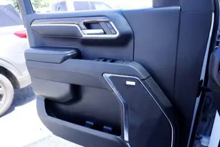 Chevrolet Silverado 1500 2024 4x4 LT Trail Boss 4 puertas Cabina Crew 5.8 ft. SB