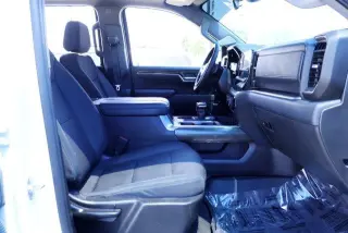 Chevrolet Silverado 1500 2024 4x4 LT Trail Boss 4 puertas Cabina Crew 5.8 ft. SB