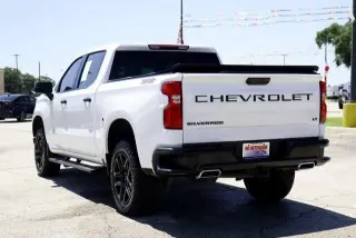 Chevrolet Silverado 1500 2024 4x4 LT Trail Boss 4 puertas Cabina Crew 5.8 ft. SB